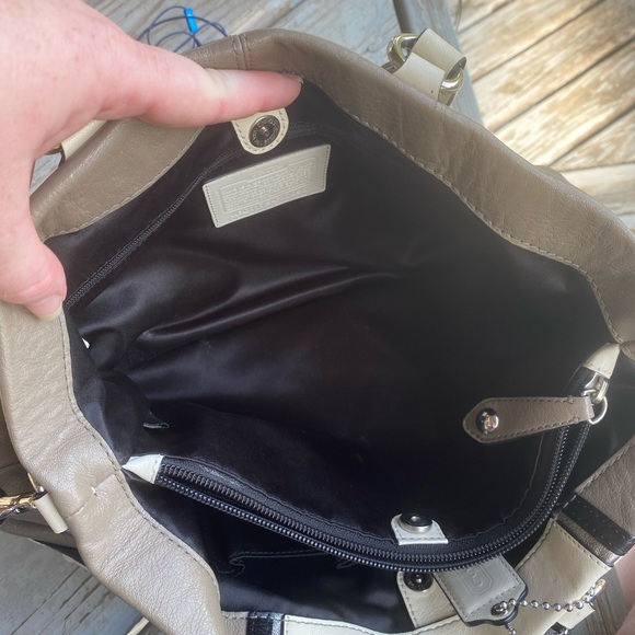 Coach purse - Picture 3 of 8